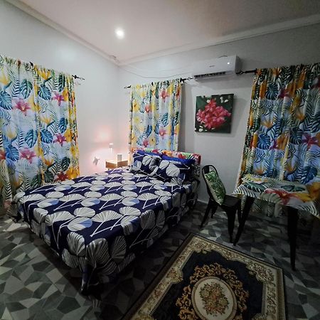 Tropical Almond Haven Bed and Breakfast Suva Exteriör bild
